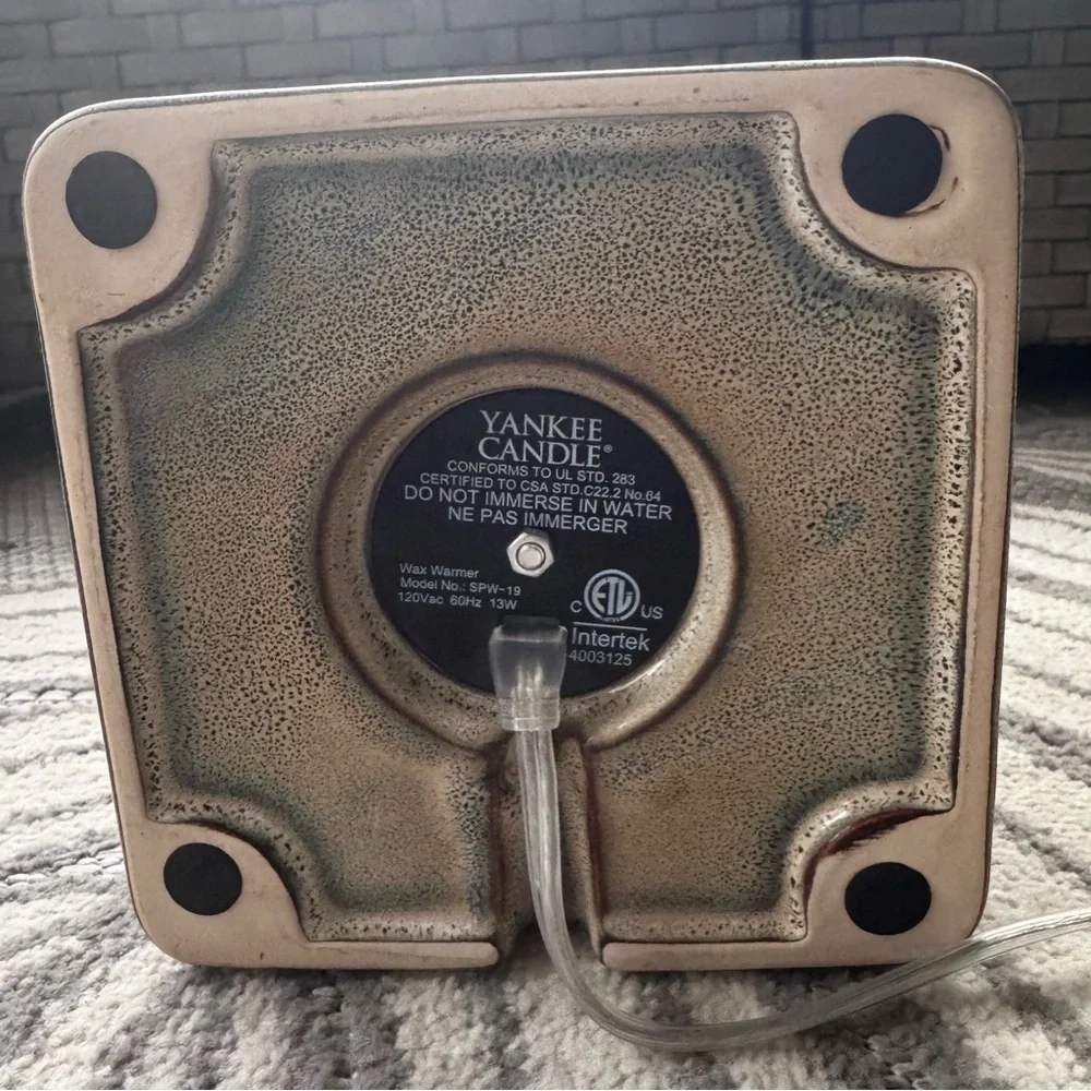 Yankee Candle Large Electric Melt Warmer Scenterpiece Damask Farmhouse BlueBrown